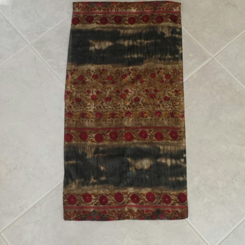 Beautiful Scarf - Picture 3 of 7